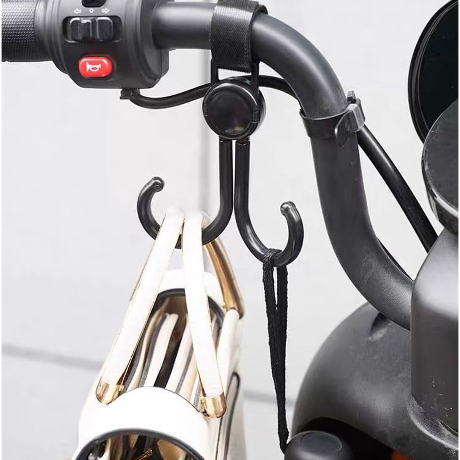360° Rotating Multi-Purpose Baby Carriage Hook – For Strollers, Cars & More (1 Pc)